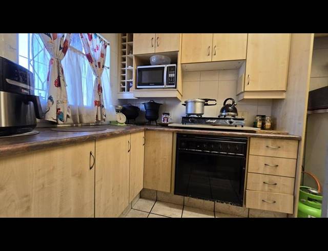 2 BEDROOM TOWNHOUSE FOR SALE IN RANDHART